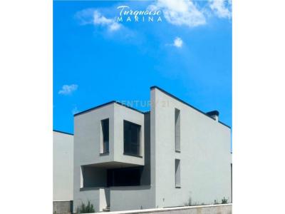 Gjiri I Lalzit, Durrës, Albania