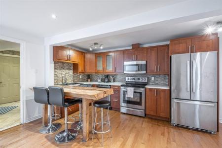 5123 Boul. St-Laurent, Montréal (Le Plateau-Mont-Royal), Quebec H2T 1R9, Canada