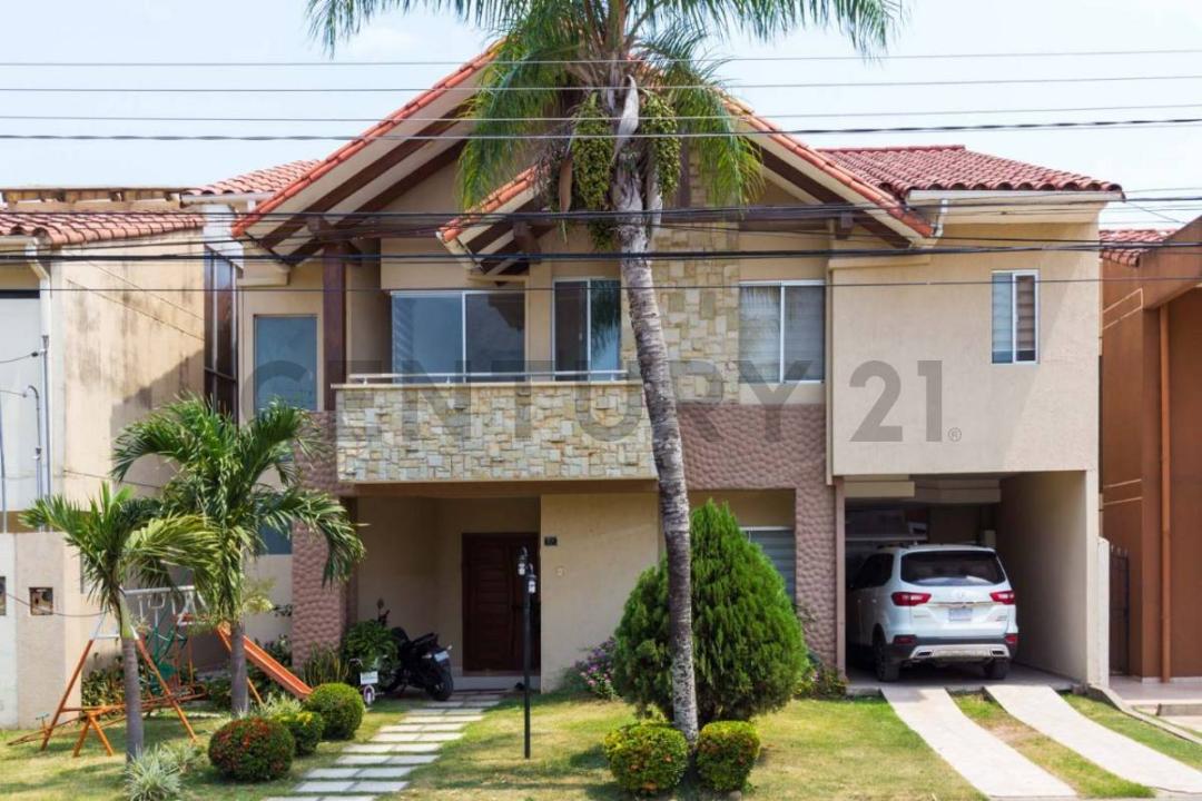 Condominio Icarai calle 3 , Este, Santa Cruz 591, ボリビア