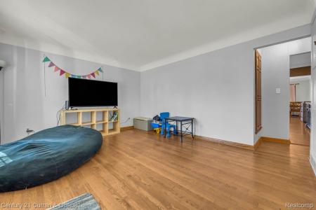 9061 Oporto Street, Livonia, Michigan 48150, États-Unis