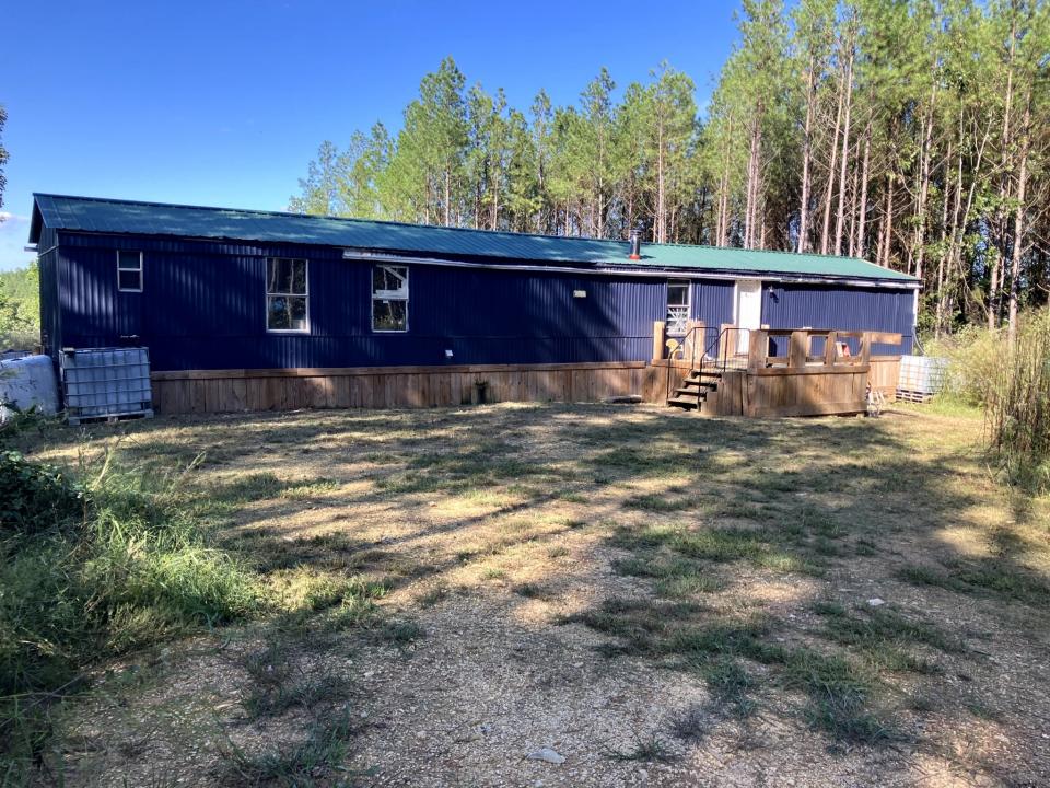 1661 Sassafras Stand Ridge Rd, Linden, Tennessee 37096, USA