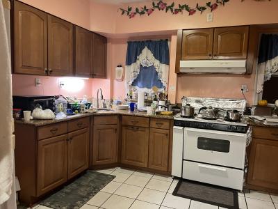 83 Roger Avenue, Inwood, Нью-Йорк 11096, Соединенные Штаты