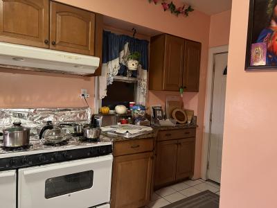 83 Roger Avenue, Inwood, Нью-Йорк 11096, Соединенные Штаты