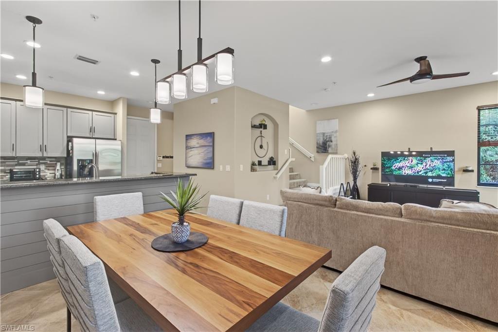 8964 Malibu LN 11, NAPLES, Florida 34113, USA