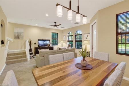 8964 Malibu LN 11, NAPLES, Florida 34113, USA