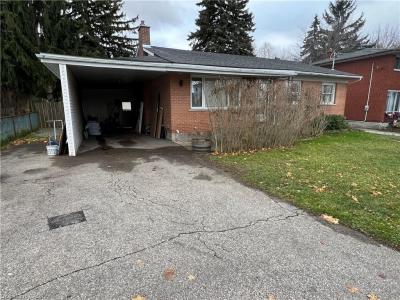 62 SUNNYHILL ROAD, Cambridge, Ontario N3C 1J4, Canada