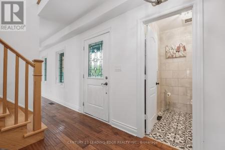 34 MITCHELL AVENUE, Whitchurch-Stouffville-, Ontario L4A 2X9, Canada