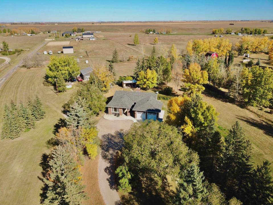 112096 273 AVENUE E, Rural Foothills County, Alberta T1T 4M8, Canada
