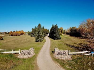112096 273 AVENUE E, Rural Foothills County, Alberta T1T 4M8, Canada