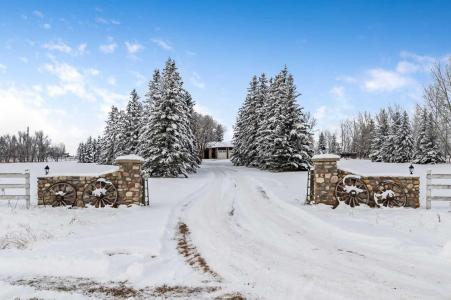 112096 273 AVENUE E, Rural Foothills County, Alberta T1T 4M8, Canada