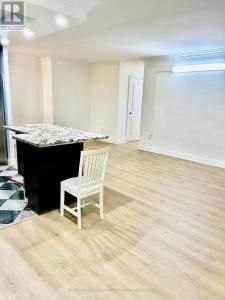 20 EDGECLIFF GOLFWAY, Toronto (flemingdon Park), Ontario M3C 3A4, Canadá