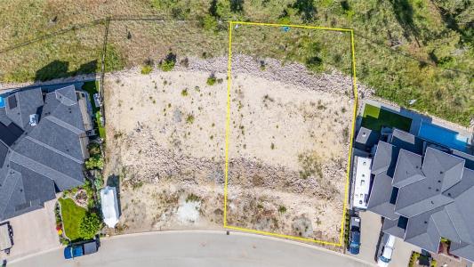 1726 CARNEGIE STREET, Kelowna, Colúmbia Britânica V1P 1T3, Canadá