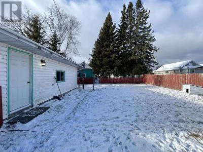 916-918 VICTORIA AVENUE N, Fort Frances, Ontario P9A 2E5, Canada