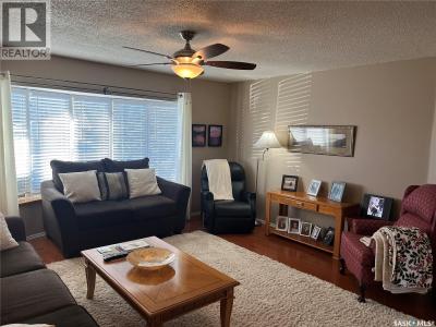 42 7TH STREET NE, Wadena, 薩斯喀徹爾省 S0A 4J0, 加拿大