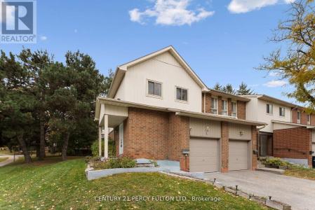34 DUNDALK DRIVE, Toronto (dorset Park), Ontario M1P 4W3, Canada