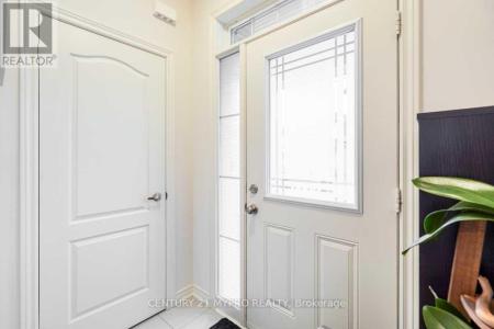 26 SILVER MEADOWS GARDENS NORTH, Hamilton (waterdown), Ontario L8B 1Z4, Canada