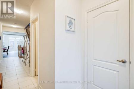 26 SILVER MEADOWS GARDENS NORTH, Hamilton (waterdown), Ontario L8B 1Z4, Canada