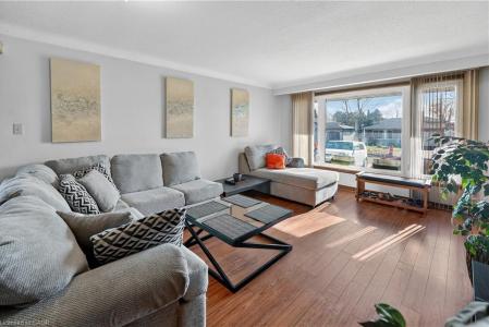 6186 DELTA DRIVE, Niagara Falls, Ontario L2H 2G8, Canada