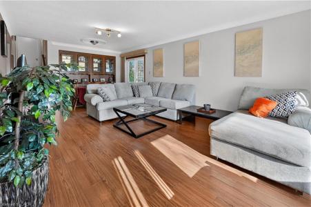 6186 DELTA DRIVE, Niagara Falls, Ontario L2H 2G8, Canada