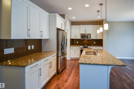 19 MEADOWGROVE LANE, Spruce Grove, アルバータ T7X 0W2, カナダ