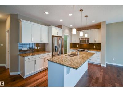 19 MEADOWGROVE LN, Spruce Grove, 阿尔伯塔 T7X 0W2, 加拿大