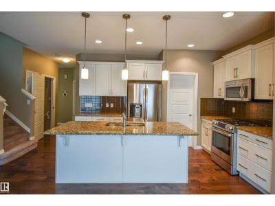 19 MEADOWGROVE LN, Spruce Grove, 阿尔伯塔 T7X 0W2, 加拿大