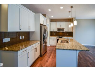 19 MEADOWGROVE LN, Spruce Grove, 阿尔伯塔 T7X 0W2, 加拿大