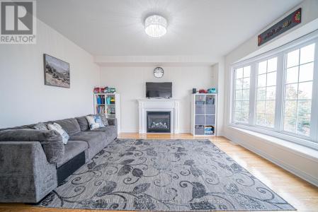 50 EVERINGHAM CIRCLE, Brampton (sandringham-wellington), Ontario L6R 0R7, Kanada