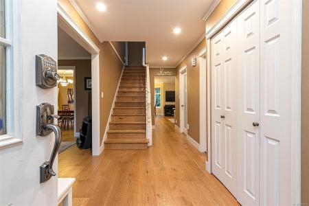 4213 WESTERVELT PL, Saanich, Britisch-Kolumbien V9A 1B6, Kanada