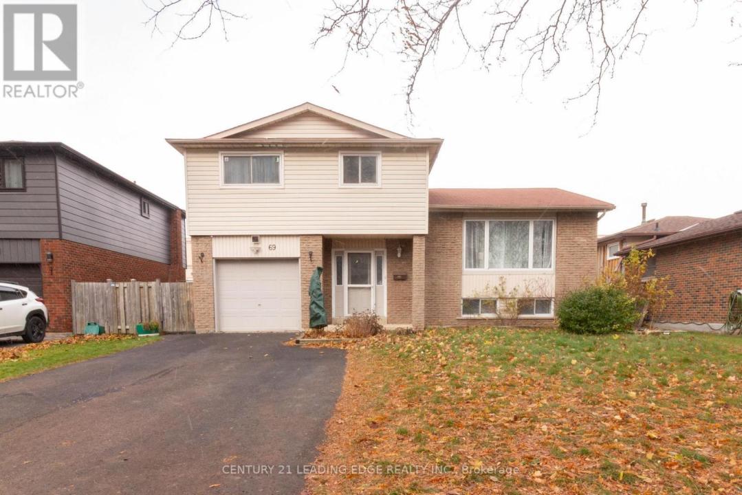69 CALAIS STREET, Whitby (lynde Creek), Ontario L1N 5M3, CANADÁ