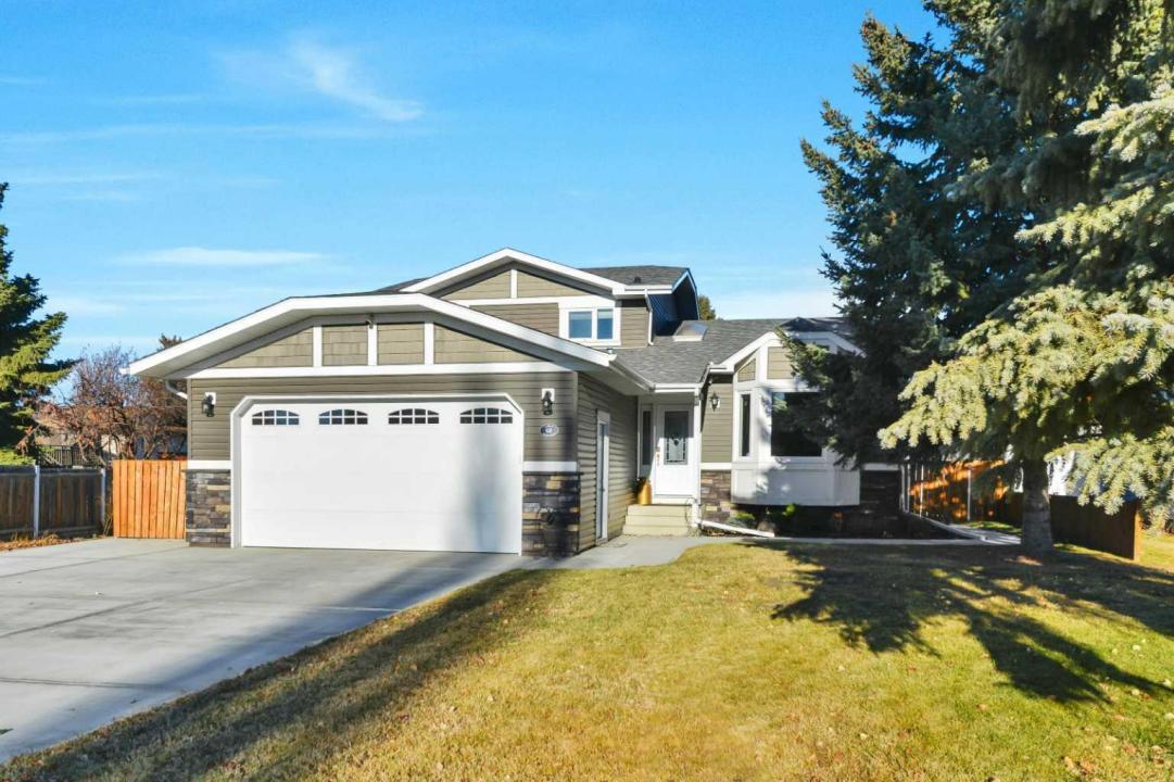 68 ROLAND STREET, Red Deer, Alberta T4P 3K9, Canada