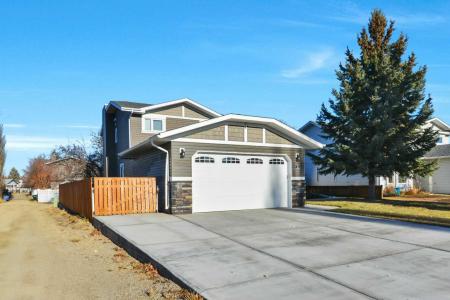 68 ROLAND STREET, Red Deer, Alberta T4P 3K9, Canada