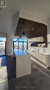 8888 YONGE STREET, Richmond Hill (south Richvale), Ontario L4C 6Z1, Canada