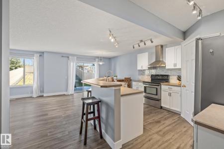 160 BRIGHTON BAY, Sherwood Park, Альберта T8H 2C2, Канада
