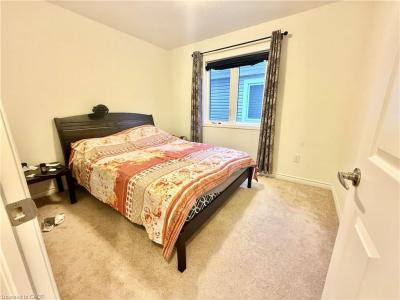 382 GROVEHILL CRESCENT, Kitchener, Ontario N2R 0L5, CANADÁ