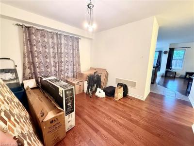 382 GROVEHILL CRESCENT, Kitchener, Ontario N2R 0L5, CANADÁ