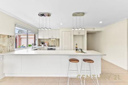 24 Spring Circuit, Pakenham, VIC 3810, Úc