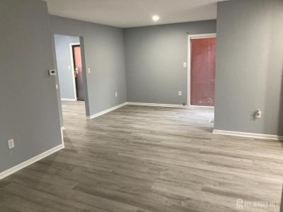 -102 Riverbend Drive, North Brunswick, Nova Jersey 08902, Estados Unidos