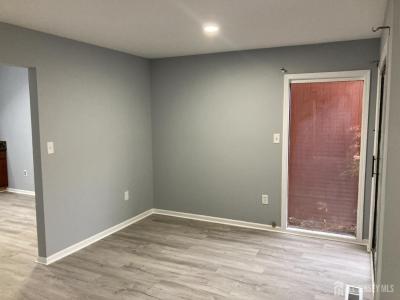 -102 Riverbend Drive, North Brunswick, Nova Jersey 08902, Estados Unidos