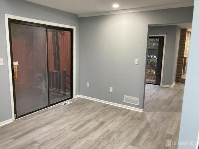 -102 Riverbend Drive, North Brunswick, Nova Jersey 08902, Estados Unidos