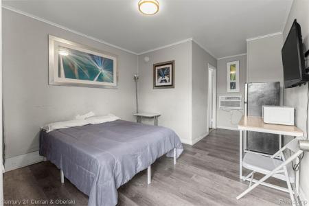 44784 Woodward Avenue, Pontiac, Michigan 48341