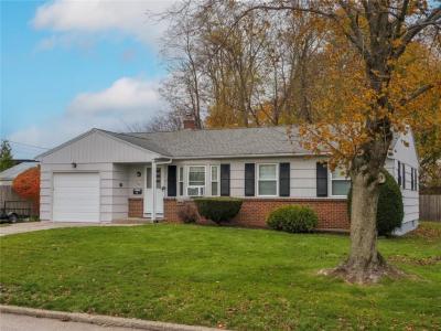 110 Crest Dr, Pawtucket, RI 02861, USA