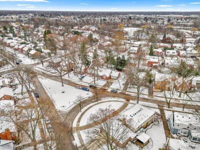 24801 Newton Street, Dearborn, Michigan 48124, États-Unis