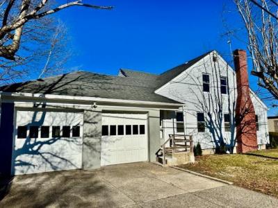 62 York Avenue, Pawtucket, Rhode Island 02860, USA