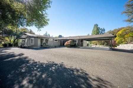 441 Vichy Hills Drive, Ukiah, Califórnia 95482, Estados Unidos