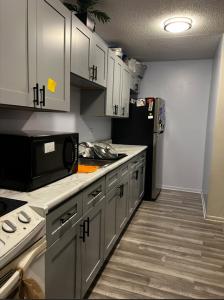 1955 N Hicks Road , 105, Palatine, Illinois 60074, USA