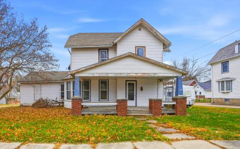 221 S. Ave. D, Washington, Iowa 52353, USA