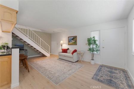 978 W Calle Del Sol , 2, Azusa, California 91702, Stati Uniti