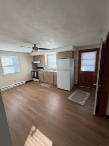 10 Crown Street 10, Bristol, Connecticut 06010, USA