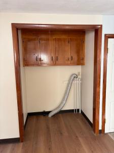 10 Crown Street 10, Bristol, Connecticut 06010, USA